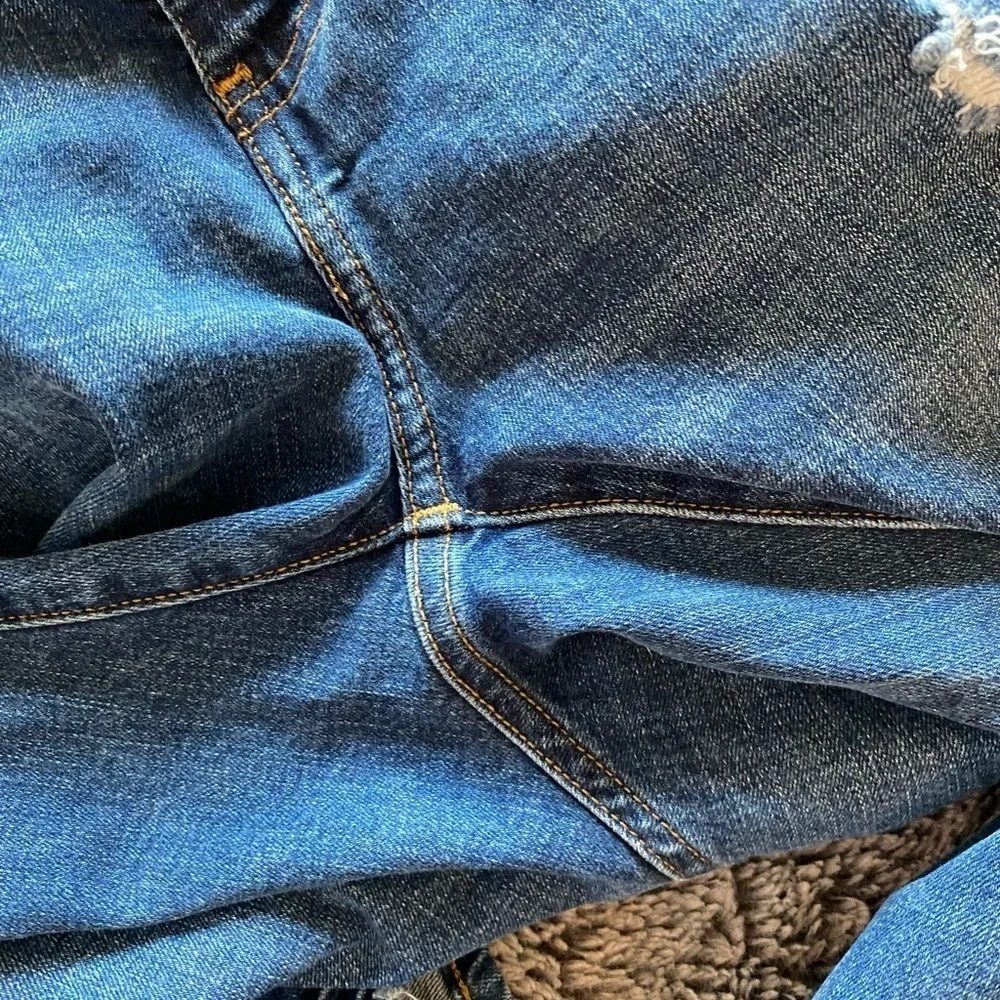 J. CREW Women’s Distressed Slim Jeans